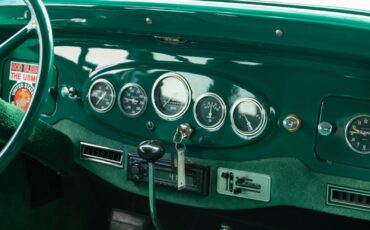 Packard-1932-4-Door-Sedan-37