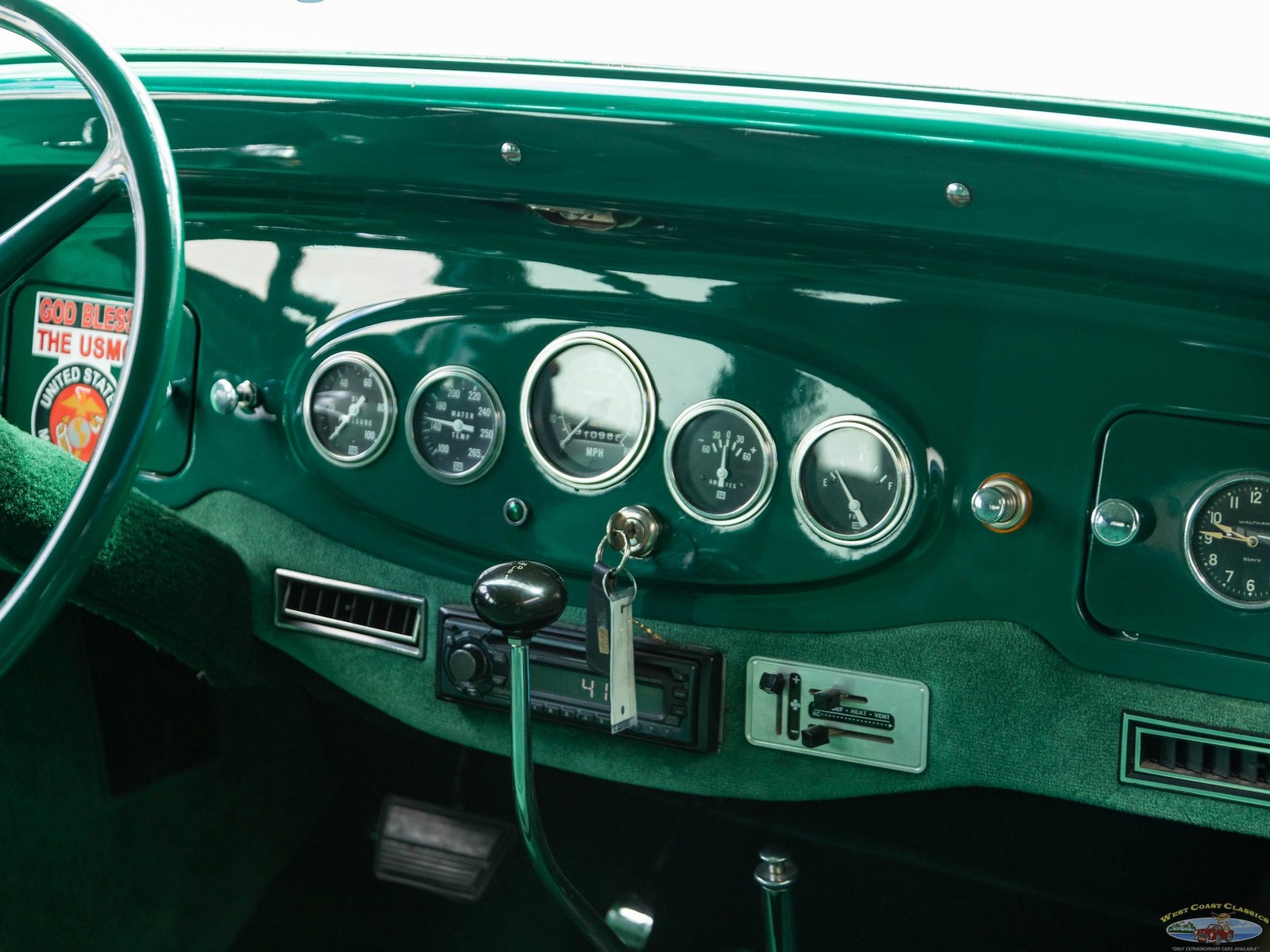 Packard-1932-4-Door-Sedan-37