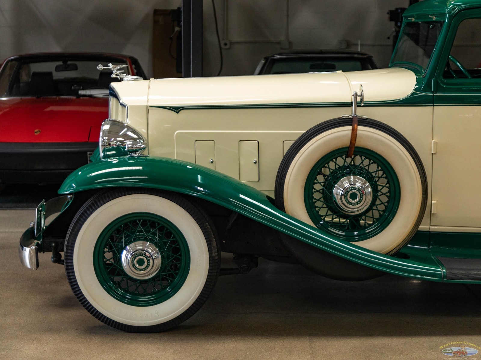 Packard-1932-4-Door-Sedan-4