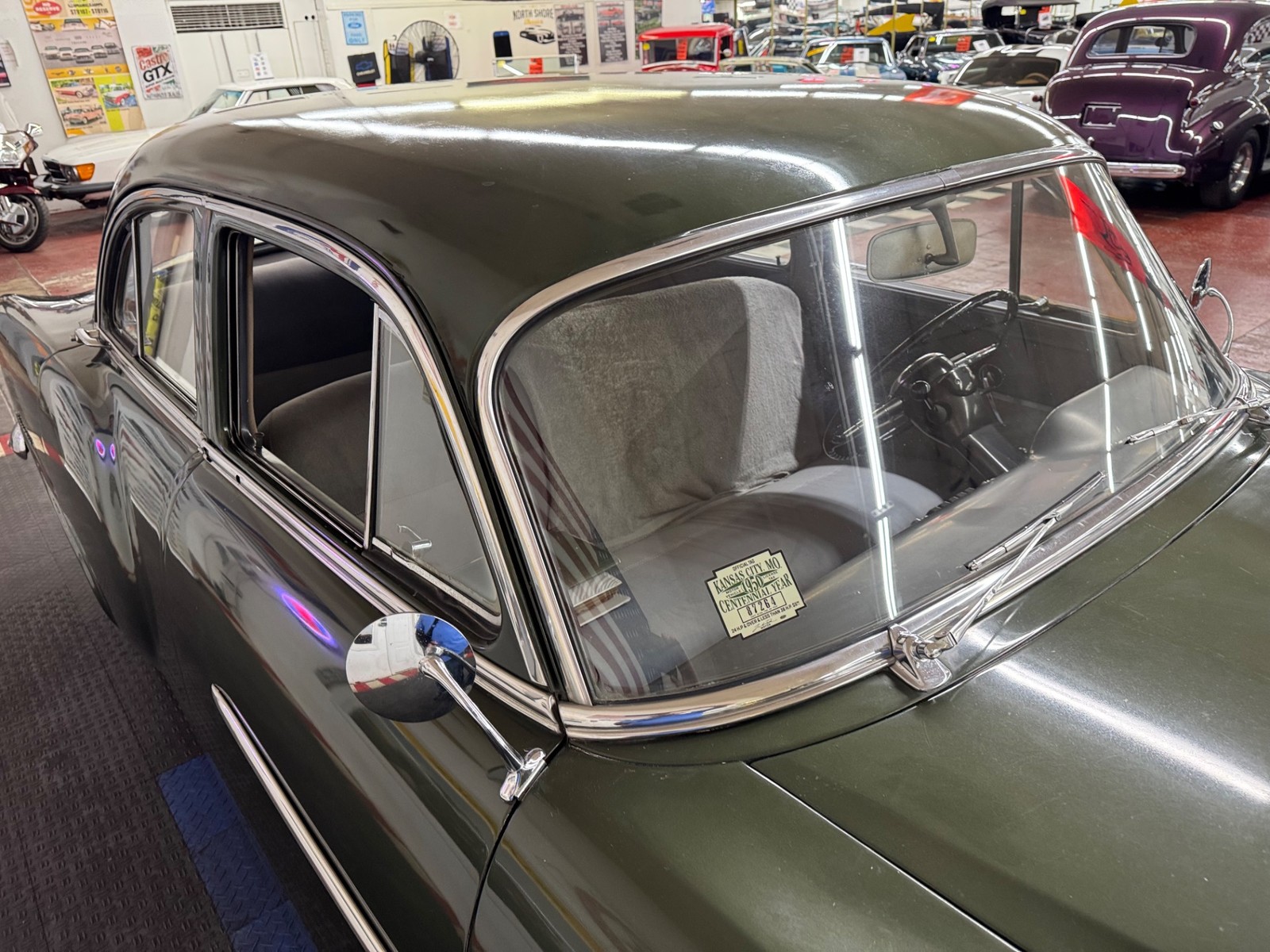 Packard-1951-4-Door-11