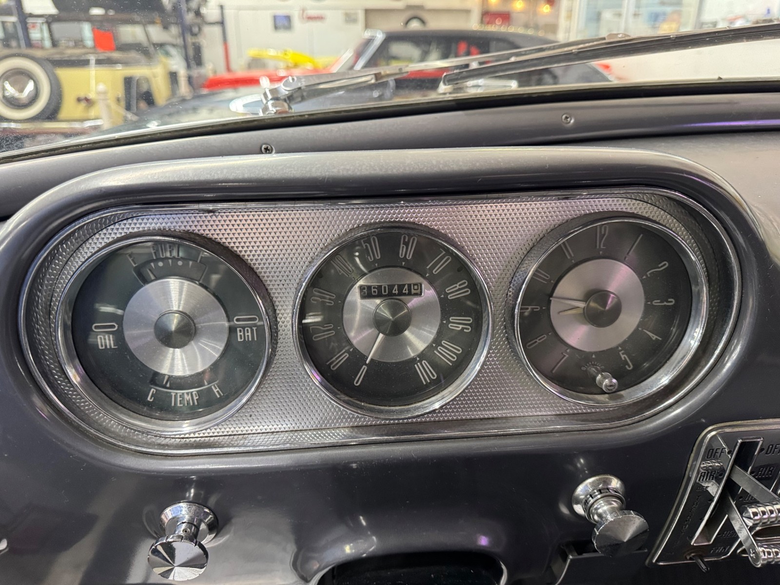 Packard-1951-4-Door-34