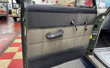 Packard-1951-4-Door-36