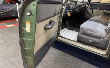 Packard-1951-4-Door-37