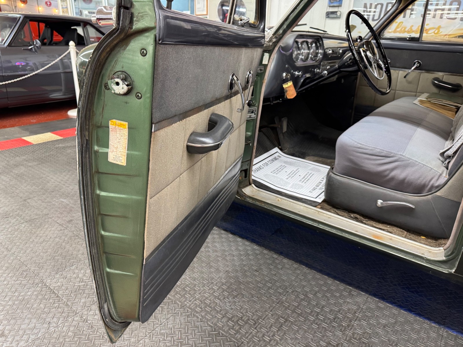 Packard-1951-4-Door-37