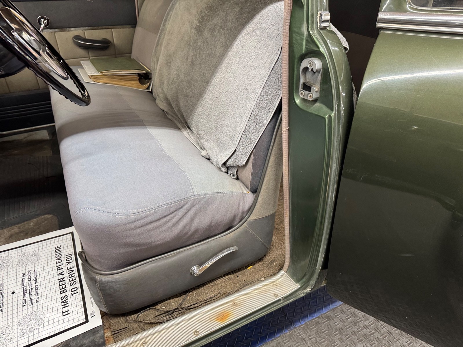 Packard-1951-4-Door-38