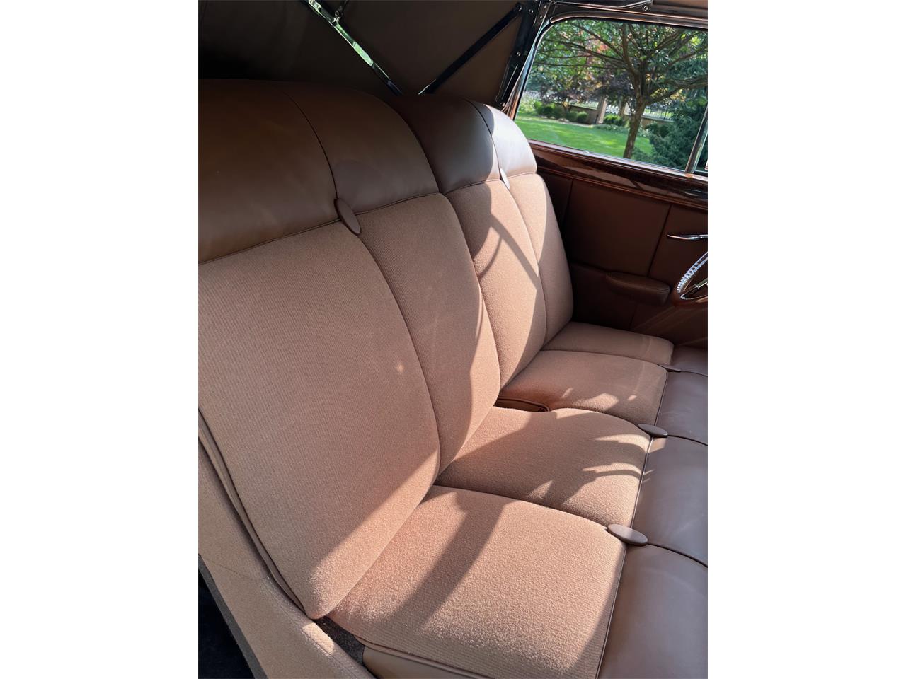 Packard-Twelve-1937-Packard-Maroon-Brown-20