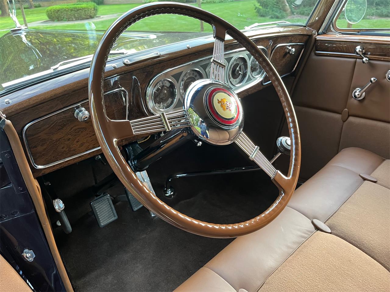Packard-Twelve-1937-Packard-Maroon-Brown-22