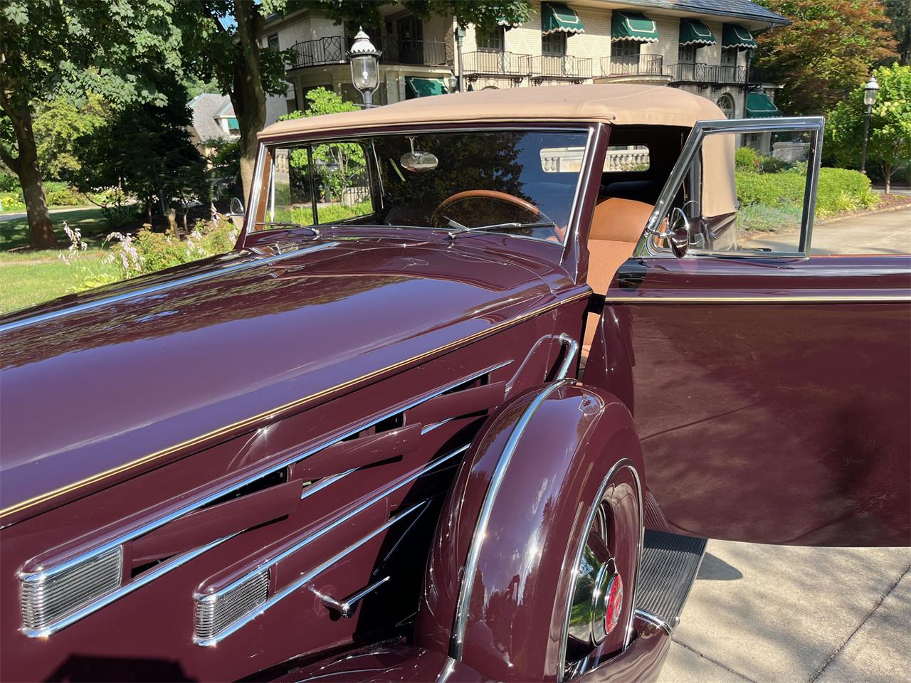 Packard-Twelve-1937-Packard-Maroon-Brown-38