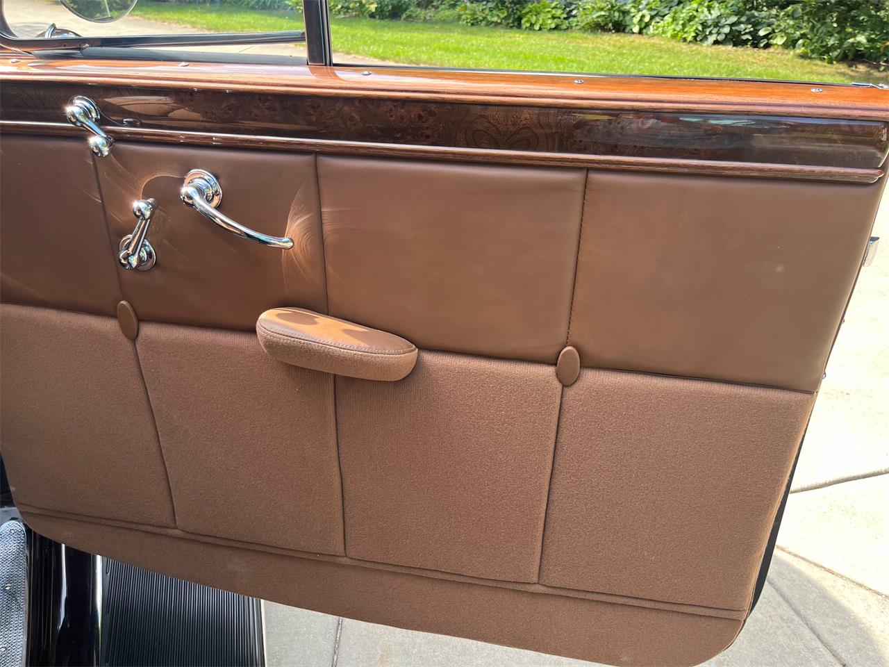 Packard-Twelve-1937-Packard-Maroon-Brown-40