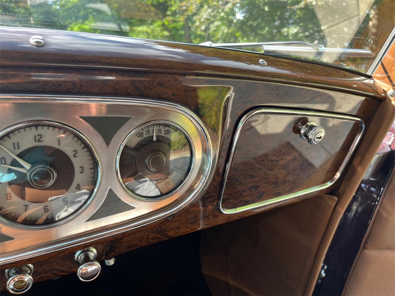 Packard-Twelve-1937-Packard-Maroon-Brown-47