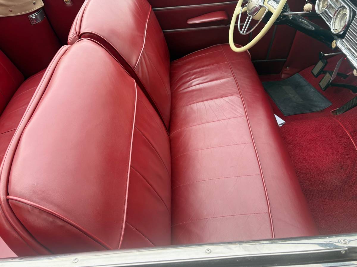 Packard-victoria-conv-1949-black-4