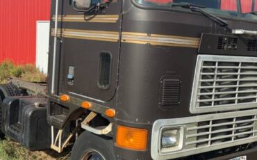 Peterbilt-diesel-1980-brown-5