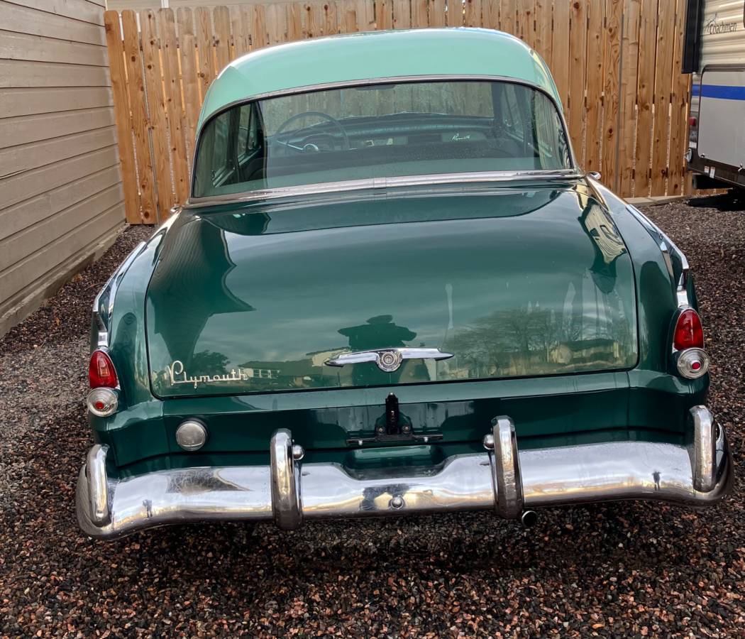 Plymouth-1954-green-2