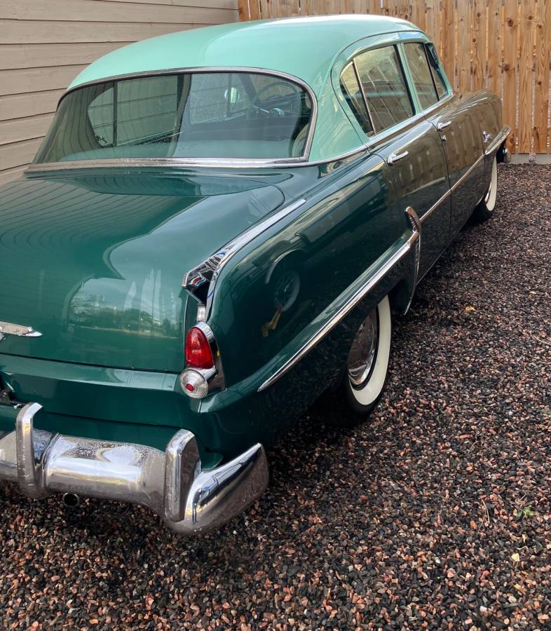 Plymouth-1954-green-3