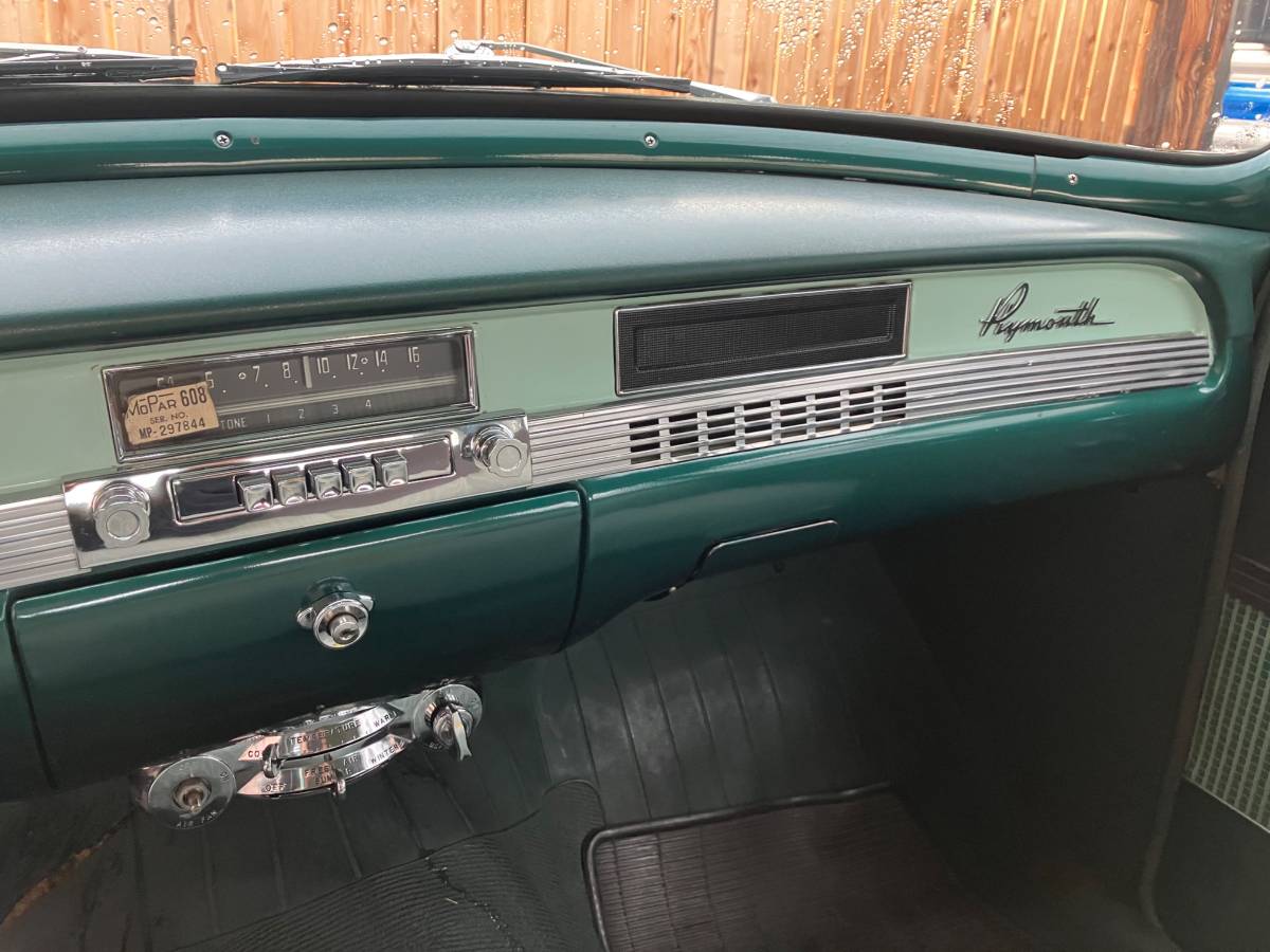 Plymouth-1954-green-5