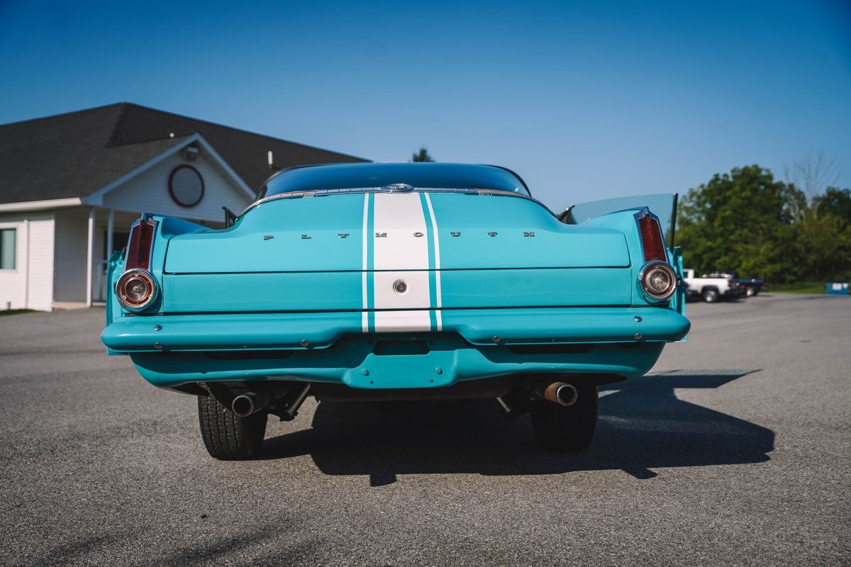 Plymouth-Barracuda-1965-13
