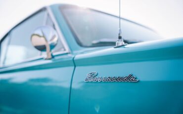 Plymouth-Barracuda-1965-32