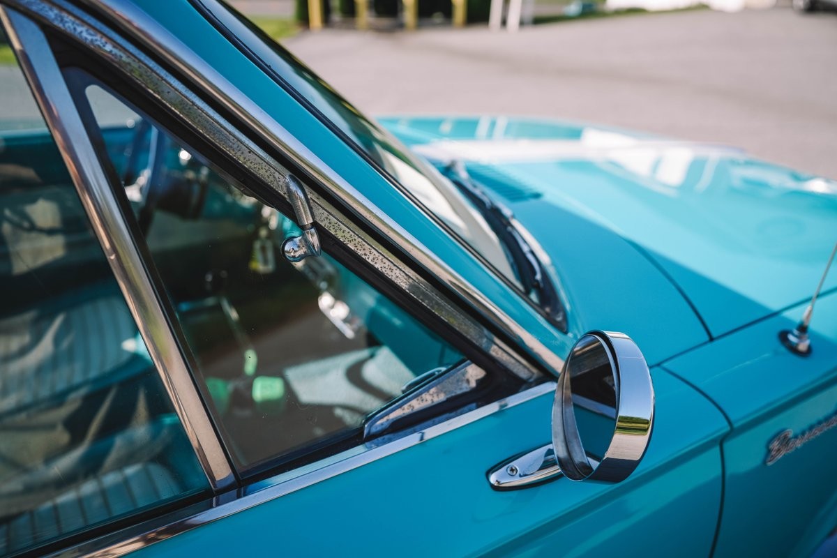 Plymouth-Barracuda-1965-35