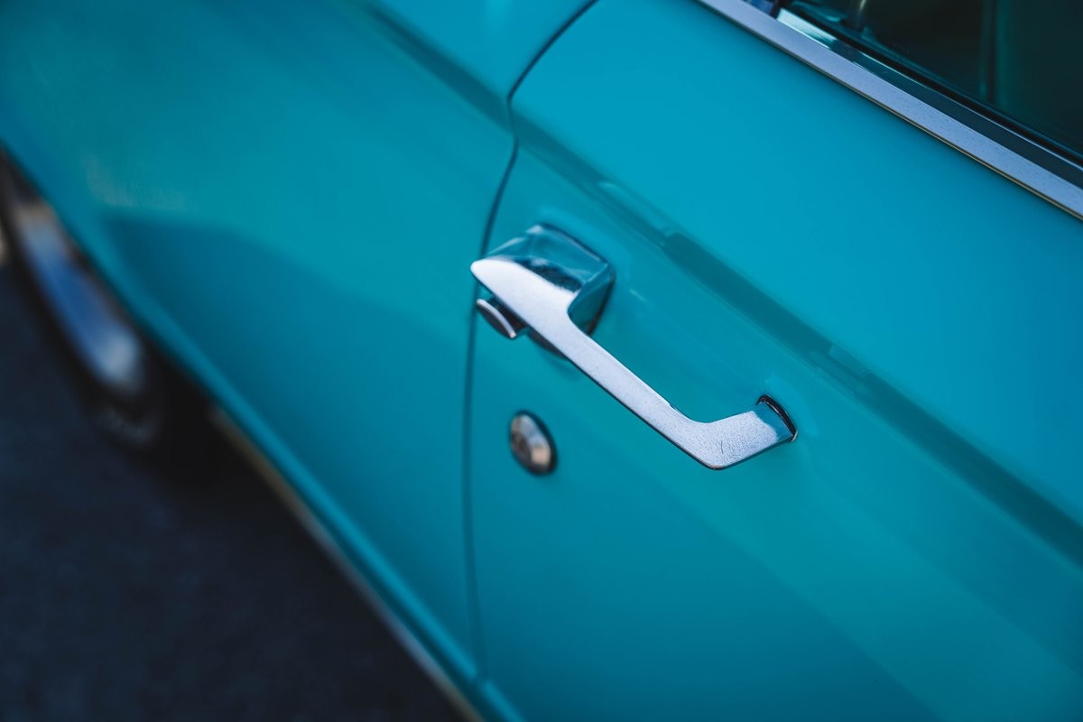 Plymouth-Barracuda-1965-36