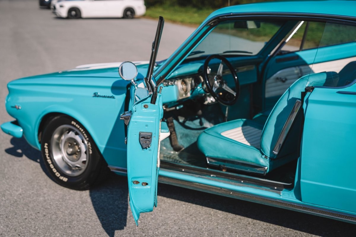 Plymouth-Barracuda-1965-7