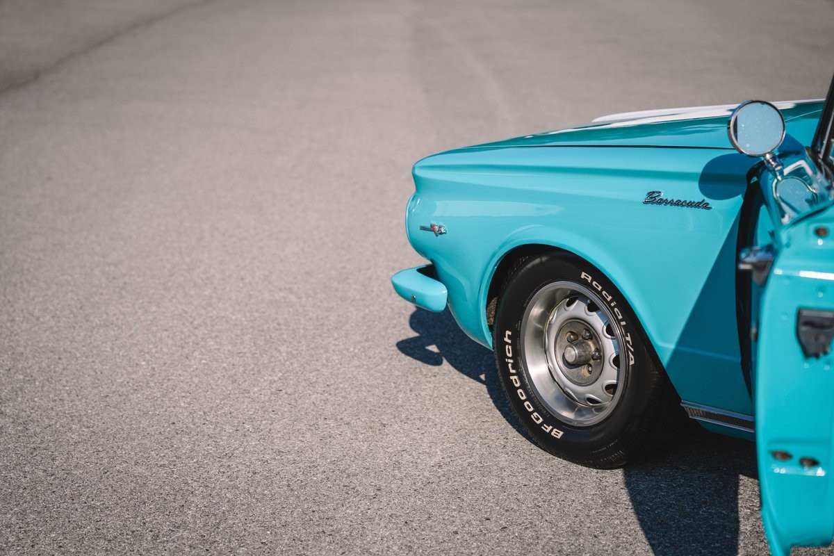 Plymouth-Barracuda-1965-8