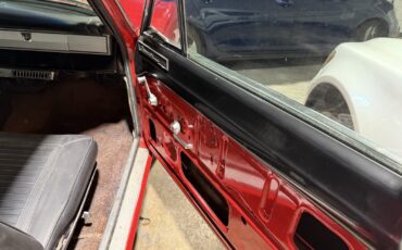 Plymouth-Barracuda-1966-12