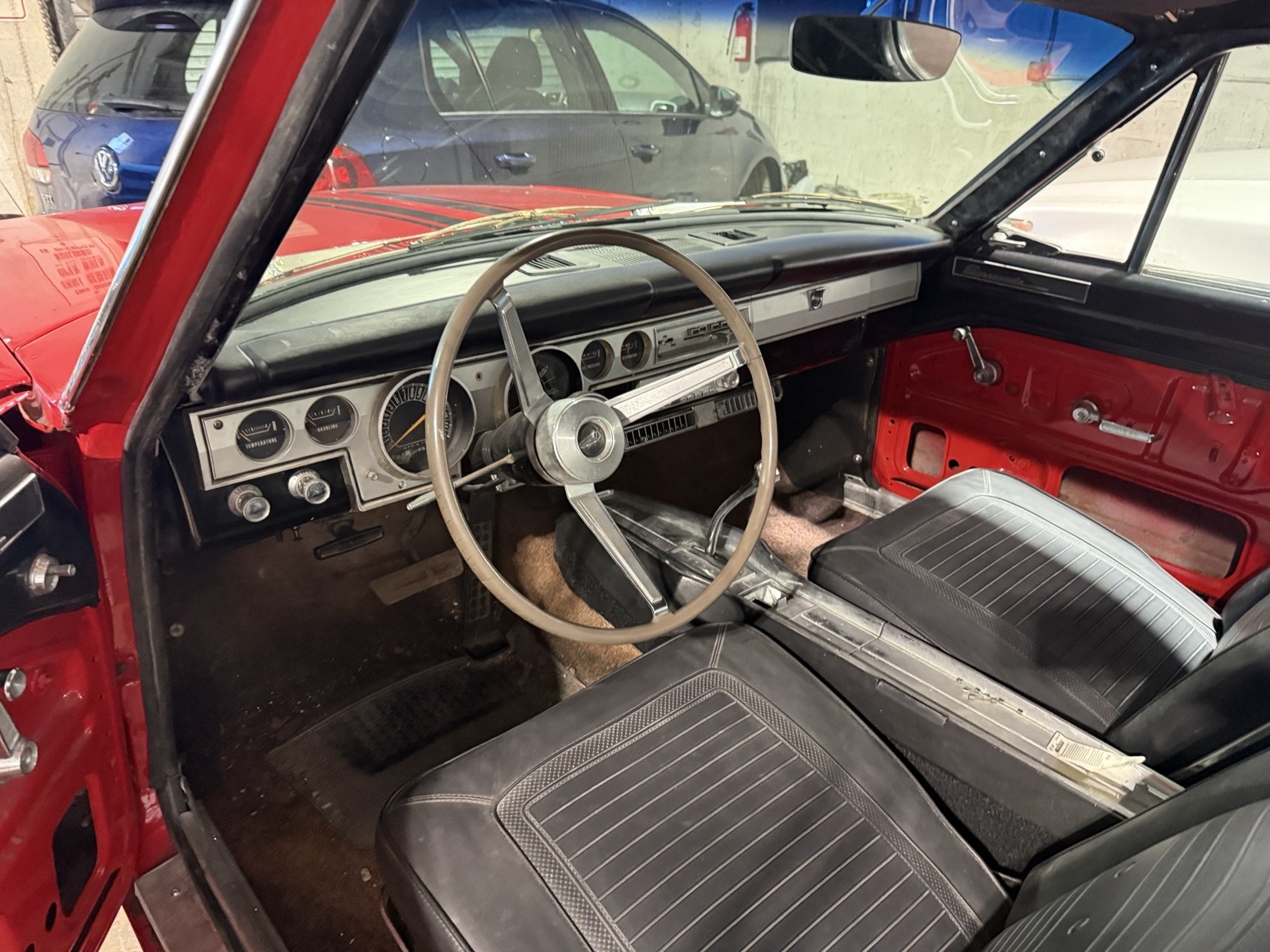 Plymouth-Barracuda-1966-13