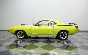 Plymouth-Barracuda-1973-Limelight-White-10