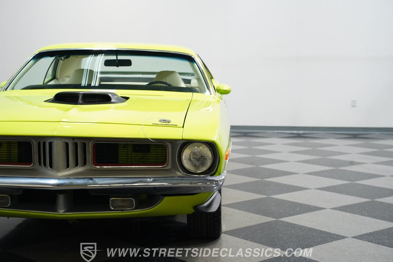 Plymouth-Barracuda-1973-Limelight-White-18