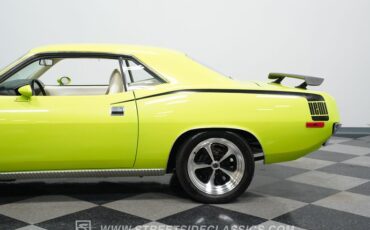 Plymouth-Barracuda-1973-Limelight-White-20