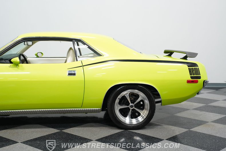 Plymouth-Barracuda-1973-Limelight-White-20