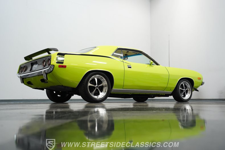 Plymouth-Barracuda-1973-Limelight-White-21