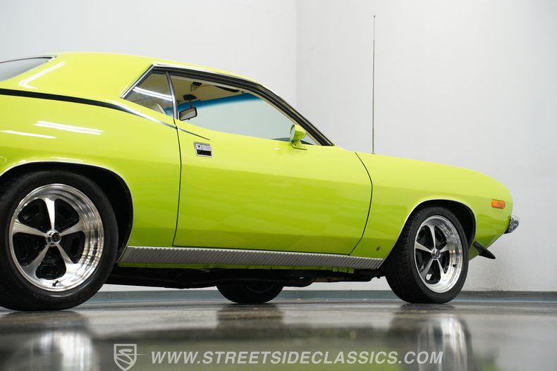 Plymouth-Barracuda-1973-Limelight-White-22