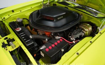 Plymouth-Barracuda-1973-Limelight-White-24