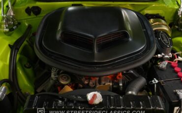 Plymouth-Barracuda-1973-Limelight-White-26