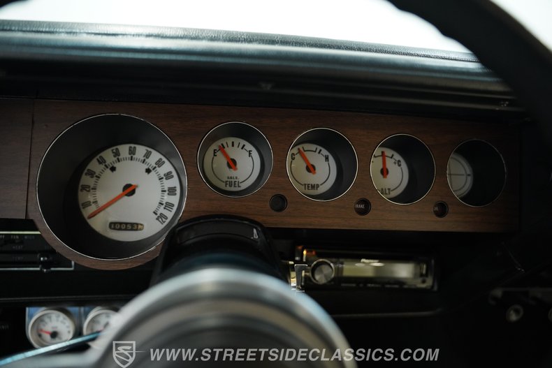 Plymouth-Barracuda-1973-Limelight-White-30