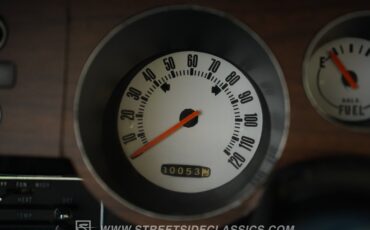 Plymouth-Barracuda-1973-Limelight-White-31