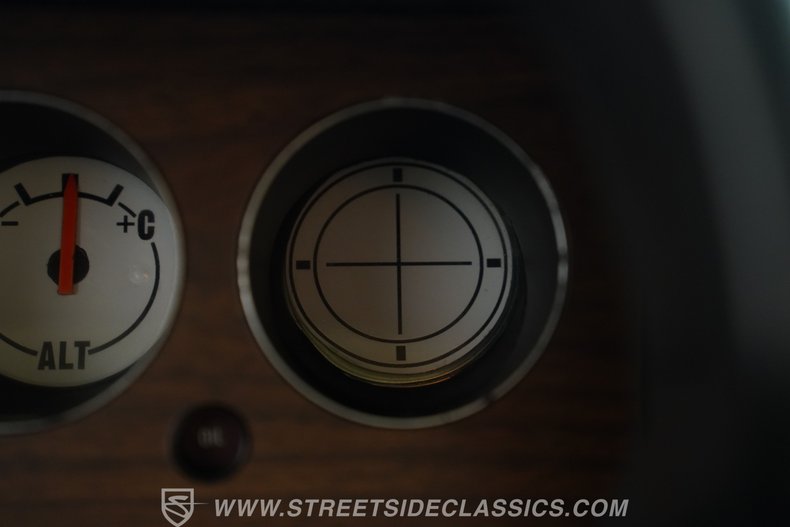 Plymouth-Barracuda-1973-Limelight-White-35