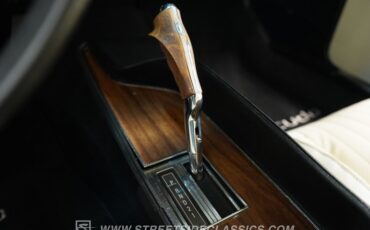 Plymouth-Barracuda-1973-Limelight-White-37