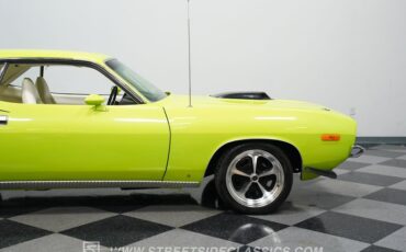 Plymouth-Barracuda-1973-Limelight-White
