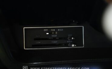 Plymouth-Barracuda-1973-Limelight-White-39