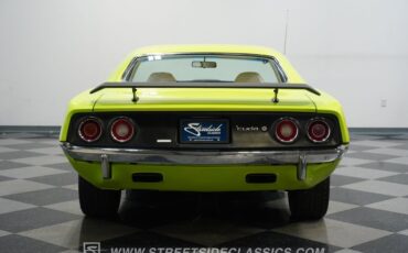Plymouth-Barracuda-1973-Limelight-White-4