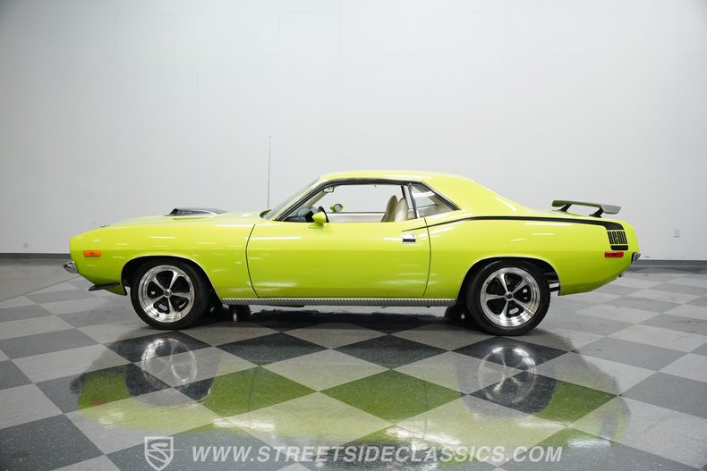 Plymouth-Barracuda-1973-Limelight-White-41