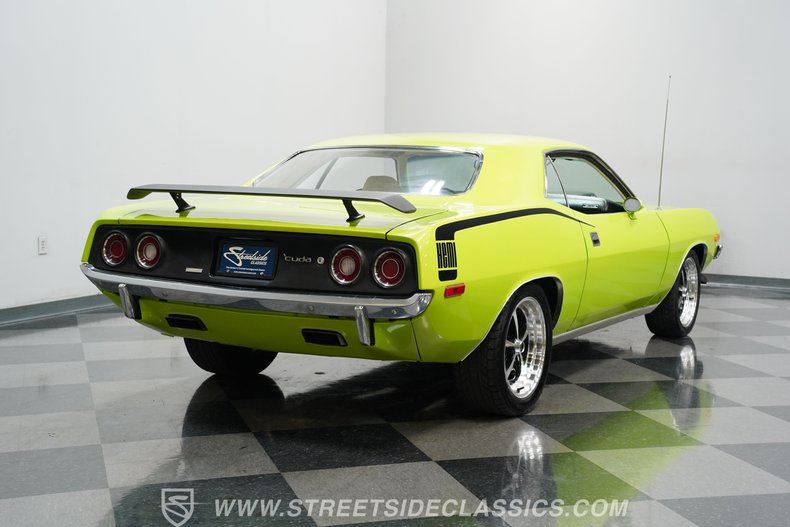 Plymouth-Barracuda-1973-Limelight-White-43