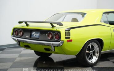 Plymouth-Barracuda-1973-Limelight-White-46