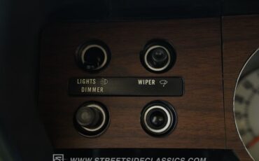 Plymouth-Barracuda-1973-Limelight-White-49