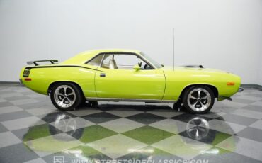 Plymouth-Barracuda-1973-Limelight-White-5
