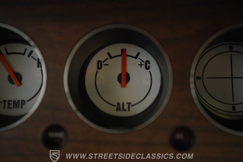 Plymouth-Barracuda-1973-Limelight-White-6