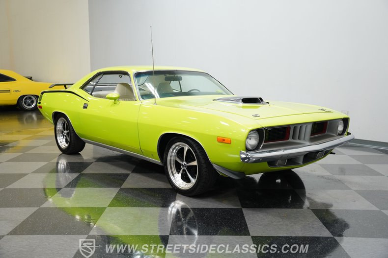 Plymouth-Barracuda-1973-Limelight-White-7