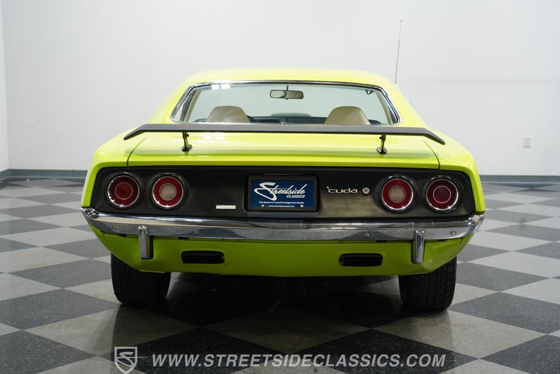 Plymouth-Barracuda-1973-Limelight-White-9